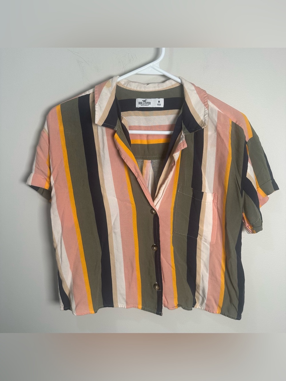Hollister Woman’s Multicolor Stripe Short Sleeve  Button Front  Crop Top Size M